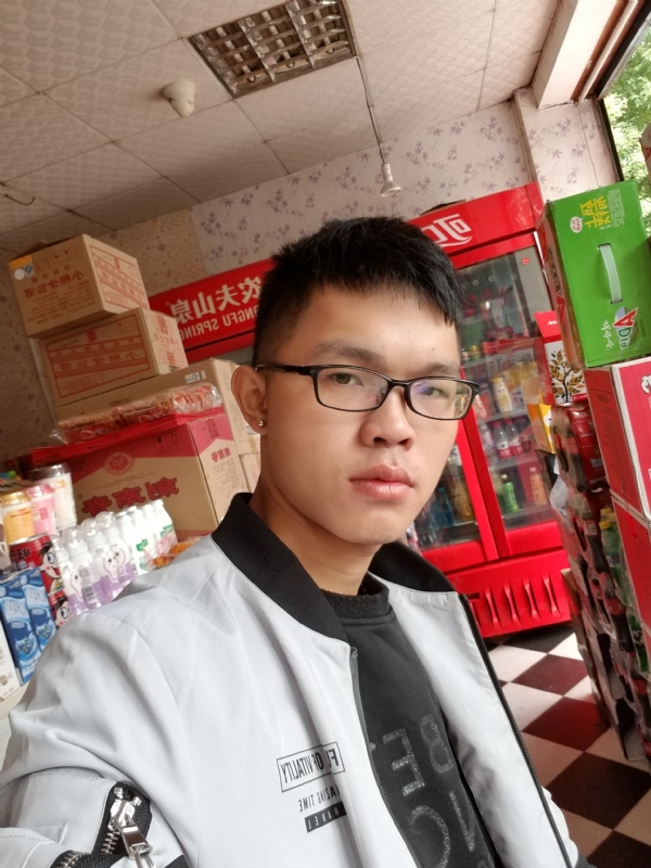 柒年的第一张照片--漳平婚介网