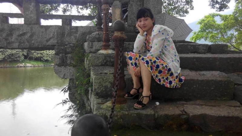 女子悠然的第一张照片--漳平婚介网