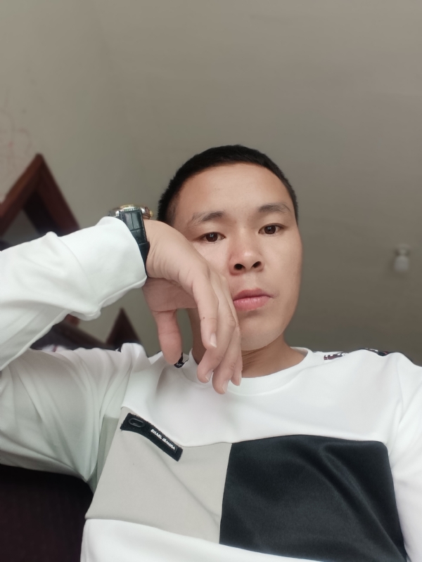 冷漠的第一张照片--漳平婚介网