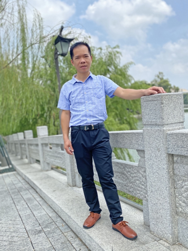奇峰向阳的第一张照片--漳平婚介网