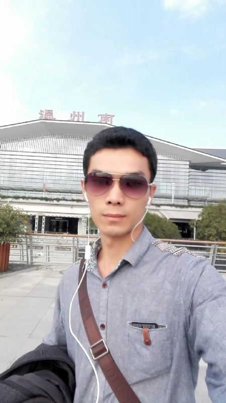 错把真心喂了狗的第三张照片--漳平婚介网