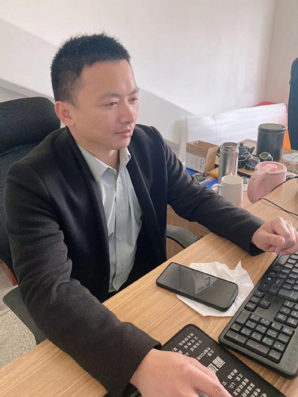 落叶知秋的第一张照片--漳平婚介网