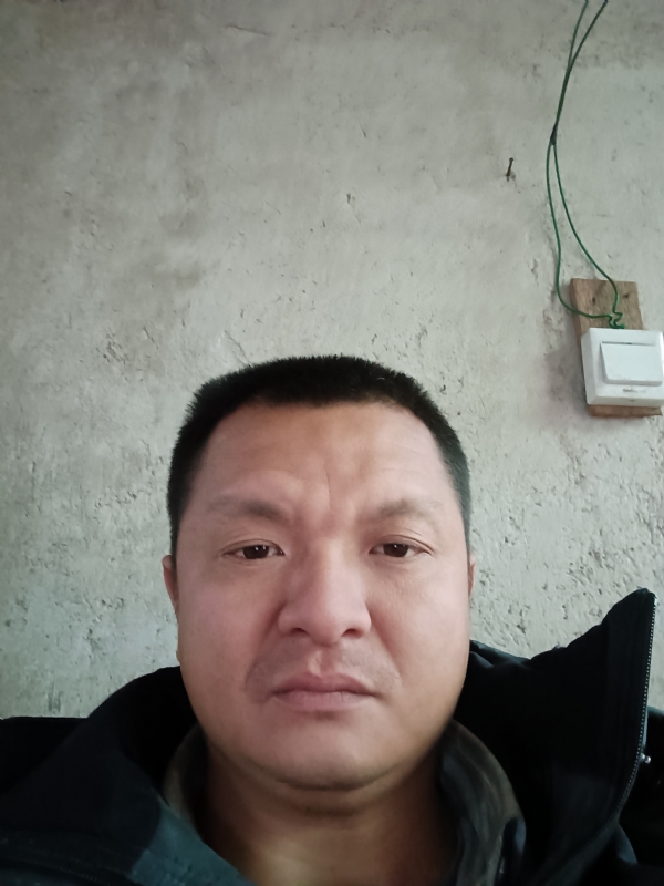 兰成龙的第四张照片--漳平婚介网
