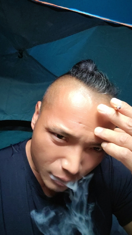 伯爵的第四张照片--漳平婚介网