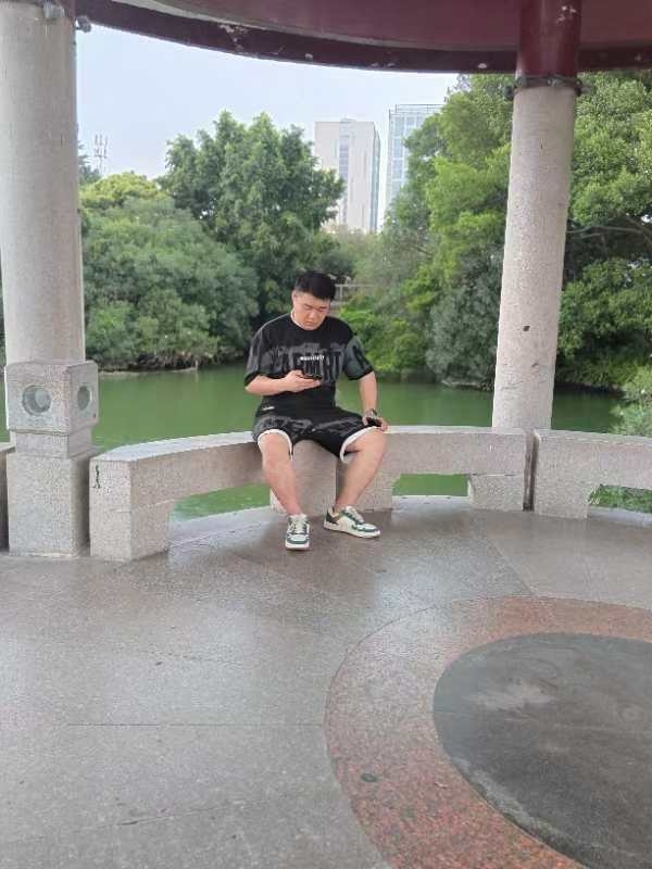 不善挽留的第二张照片--漳平婚介网
